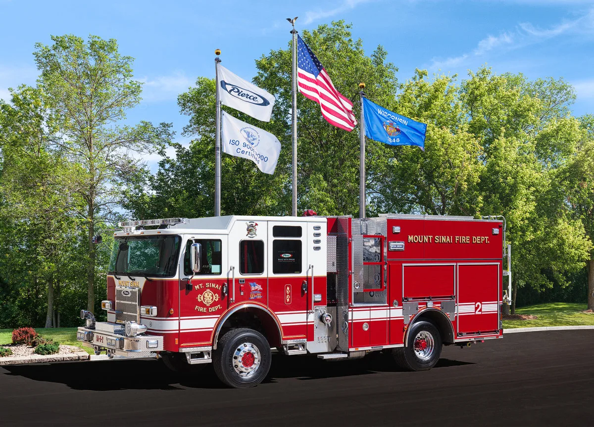 Pierce Enforcer Pumper exterior view, photo 2 of 3