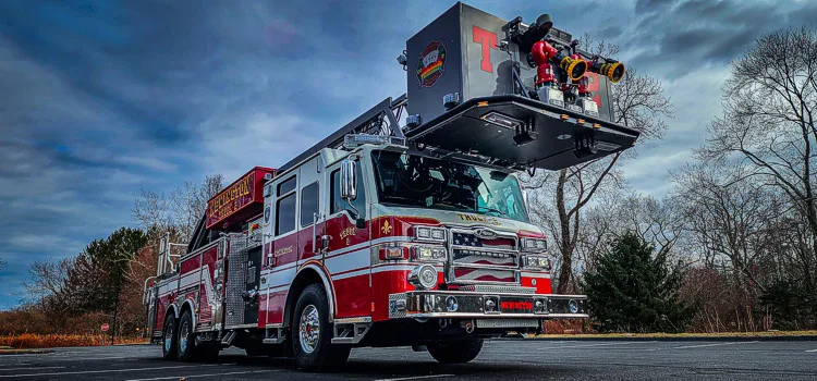 Pierce Velocity Aerial exterior view, photo 12 of 52