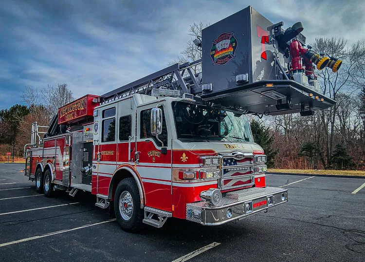 Pierce Velocity Aerial exterior view, photo 2 of 52