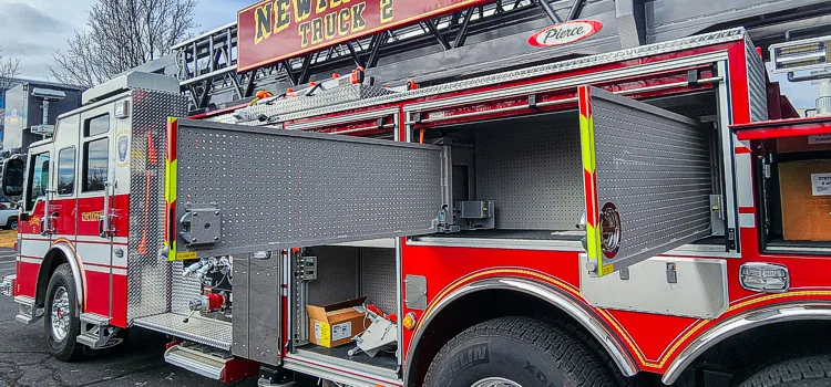 Pierce Velocity Aerial exterior view, photo 36 of 52