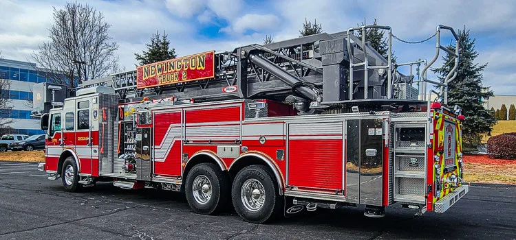 Pierce Velocity Aerial exterior view, photo 39 of 52