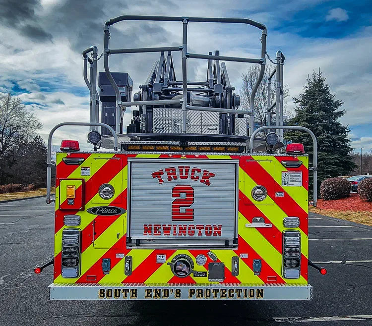 Pierce Velocity Aerial exterior view, photo 4 of 52