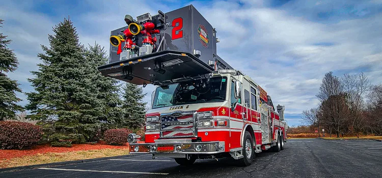 Pierce Velocity Aerial exterior view, photo 40 of 52