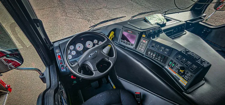 Pierce Velocity Aerial exterior view, photo 49 of 52