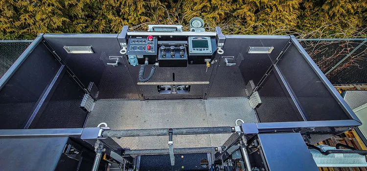 Pierce Velocity Aerial exterior view, photo 9 of 52