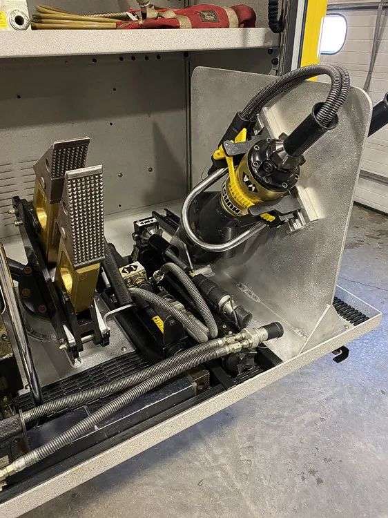 Pierce Dash Pumper exterior view, photo 34 of 34