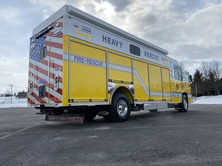 Pierce Dash Pumper exterior view, photo 4 of 34