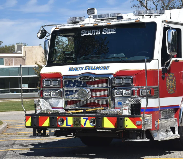 Pierce Velocity exterior view, photo 2 of 36