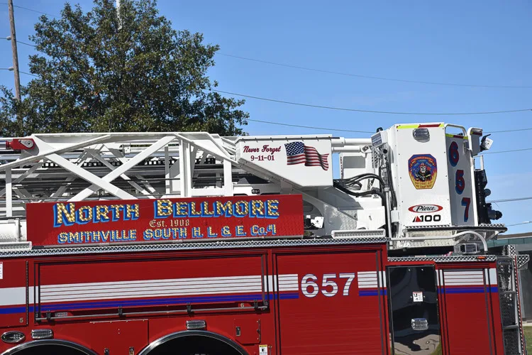 Pierce Velocity exterior view, photo 4 of 36