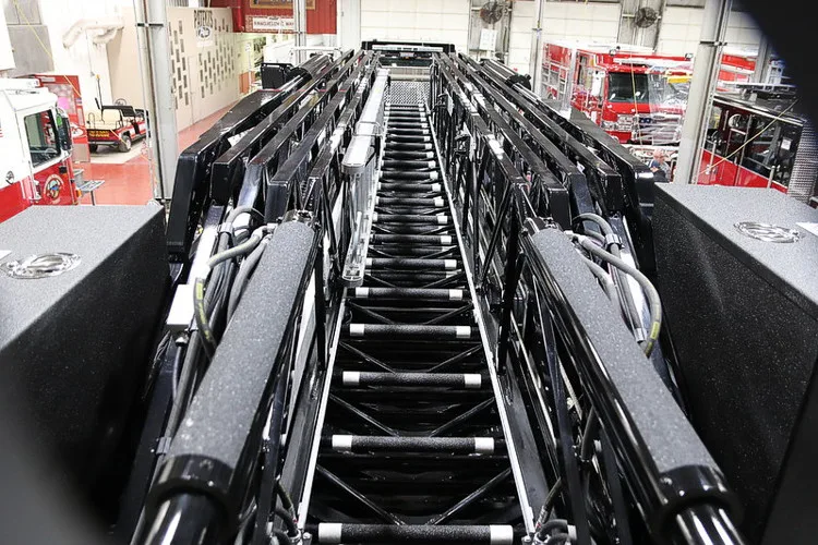 Pierce Velocity exterior view, photo 8 of 58