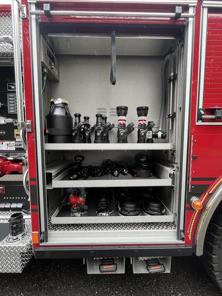 Pierce Enforcer Pumper exterior view, photo 26 of 43