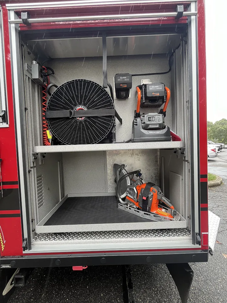 Pierce Enforcer Pumper exterior view, photo 28 of 43