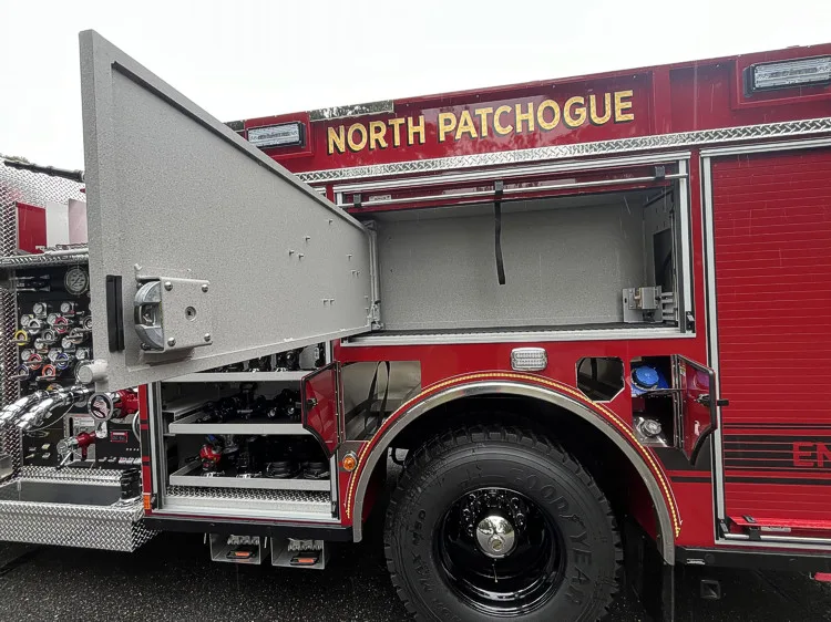 Pierce Enforcer Pumper exterior view, photo 3 of 43