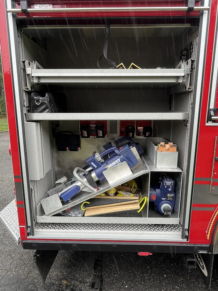 Pierce Enforcer Pumper exterior view, photo 32 of 43