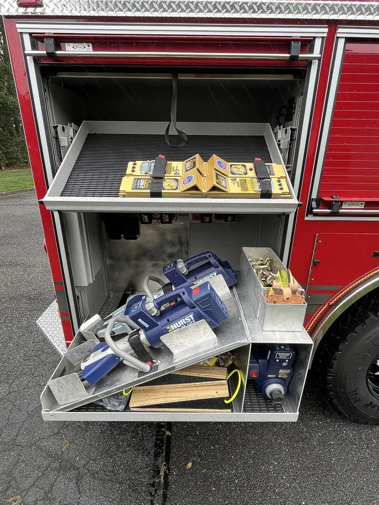 Pierce Enforcer Pumper exterior view, photo 33 of 43