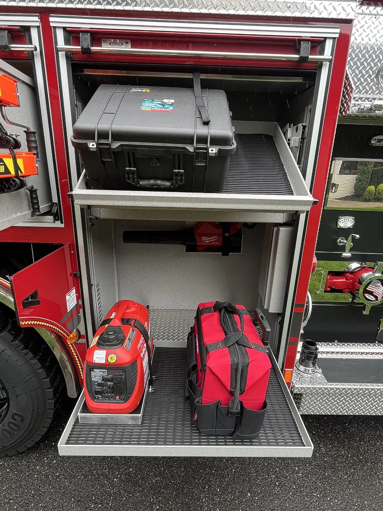 Pierce Enforcer Pumper exterior view, photo 35 of 43