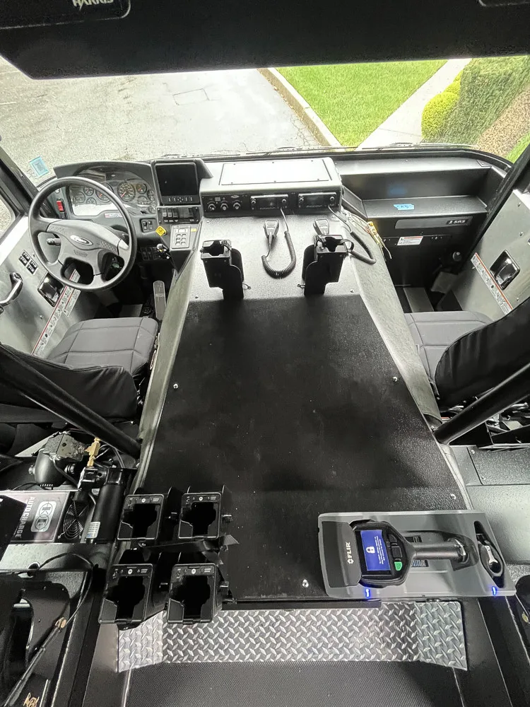 Pierce Enforcer Pumper exterior view, photo 42 of 43