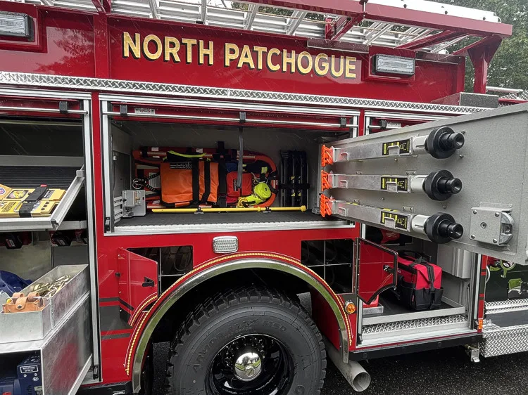 Pierce Enforcer Pumper exterior view, photo 6 of 43