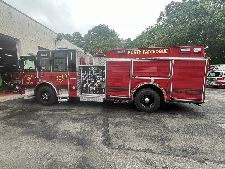 Pierce Enforcer Pumper exterior view, photo 8 of 43