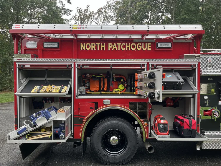 Pierce Enforcer Pumper exterior view, photo 9 of 43