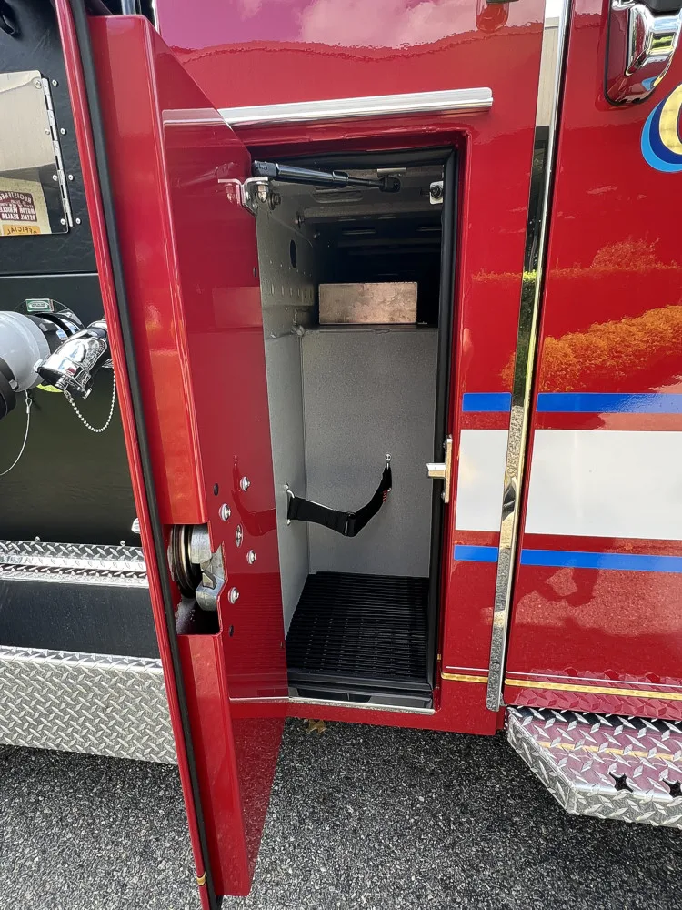 Pierce Enforcer Pumper exterior view, photo 14 of 35