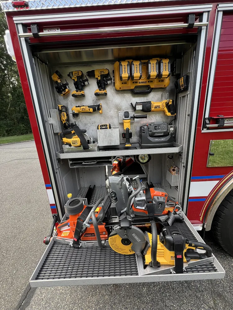 Pierce Enforcer Pumper exterior view, photo 19 of 35