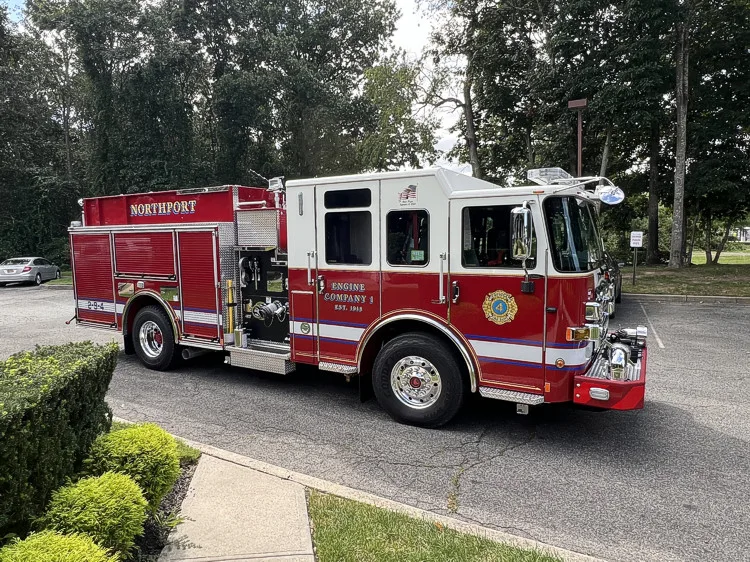 Pierce Enforcer Pumper exterior view, photo 2 of 35