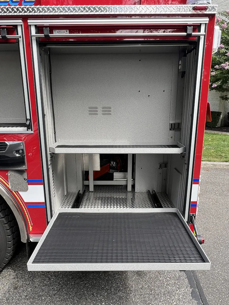Pierce Enforcer Pumper exterior view, photo 22 of 35