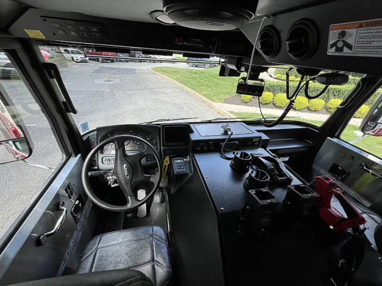 Pierce Enforcer Pumper exterior view, photo 29 of 35