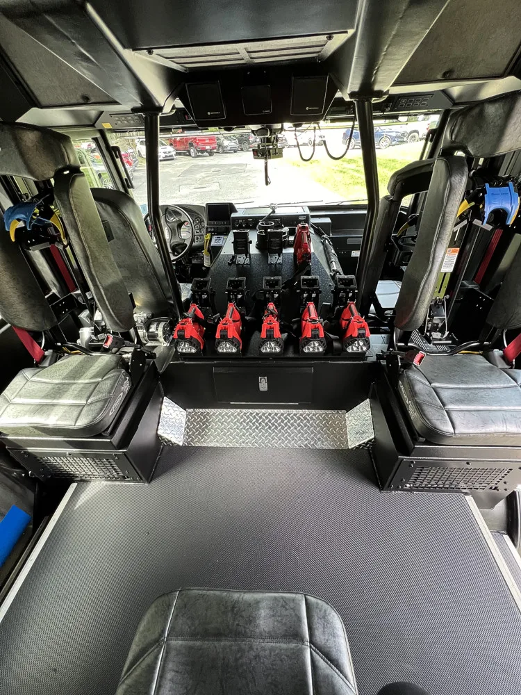 Pierce Enforcer Pumper exterior view, photo 34 of 35