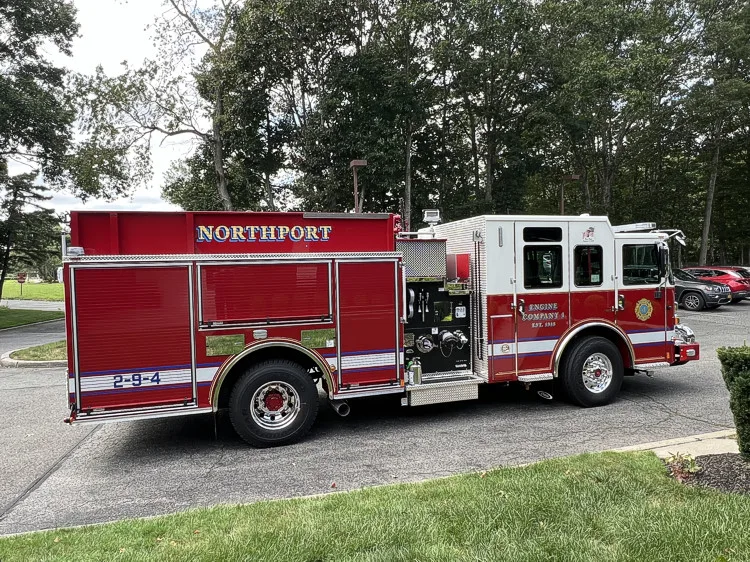 Pierce Enforcer Pumper exterior view, photo 7 of 35