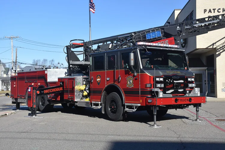 Pierce Velocity exterior view, photo 2 of 68