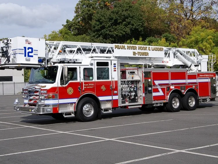 Pierce Velocity Aerial exterior view, photo 3 of 4