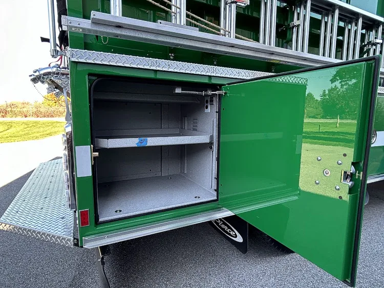 Pierce Enforcer Pumper exterior view, photo 12 of 36