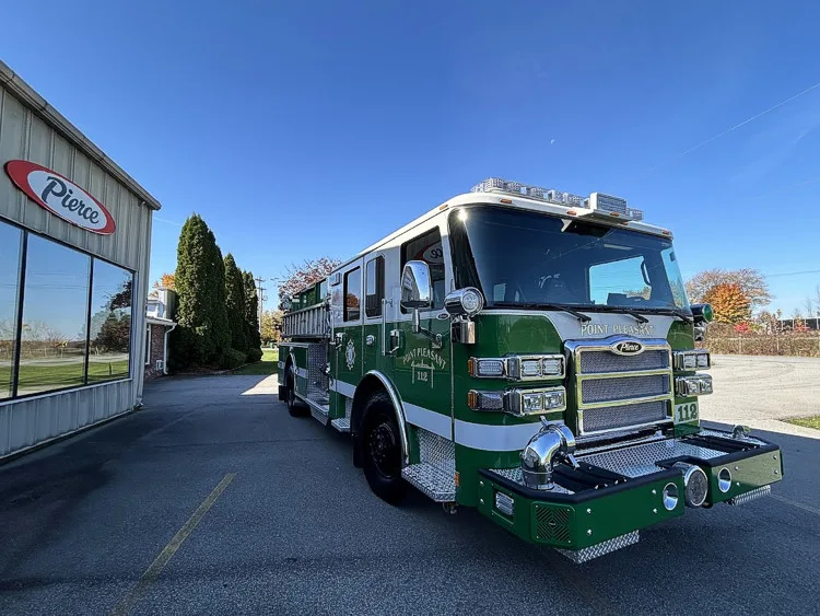 Pierce Enforcer Pumper exterior view, photo 23 of 36