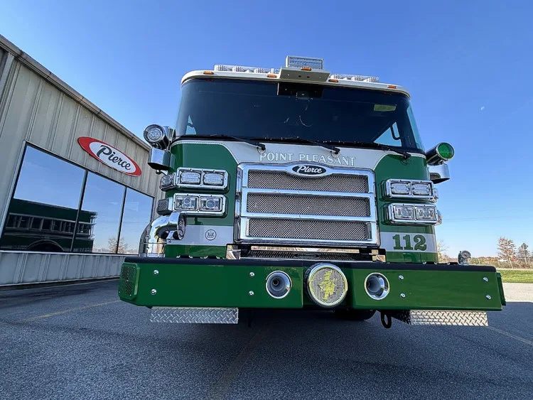 Pierce Enforcer Pumper exterior view, photo 24 of 36