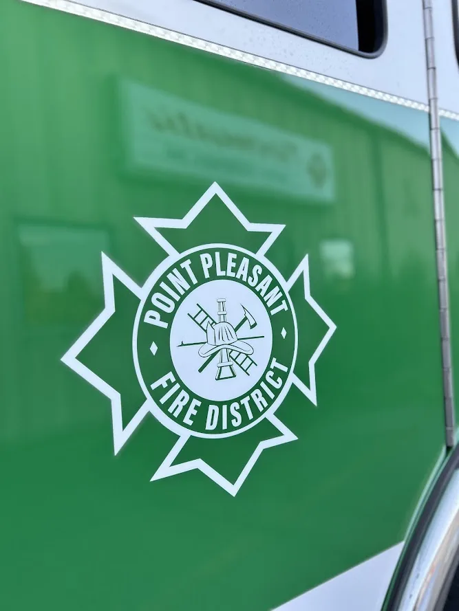 Pierce Enforcer Pumper exterior view, photo 35 of 36