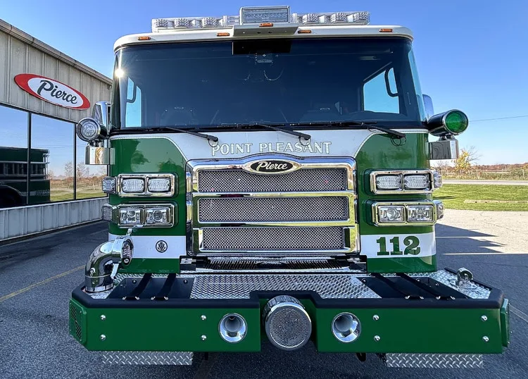 Pierce Enforcer Pumper exterior view, photo 5 of 36