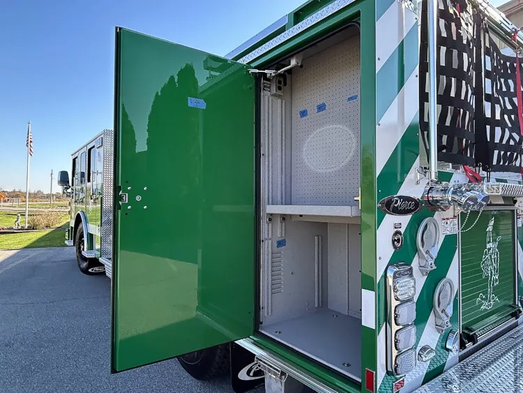 Pierce Enforcer Pumper exterior view, photo 6 of 36