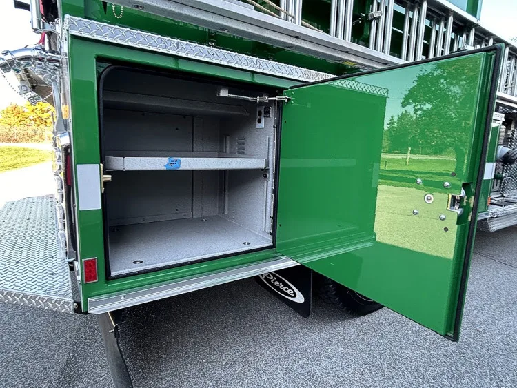 Pierce Enforcer Pumper exterior view, photo 7 of 36