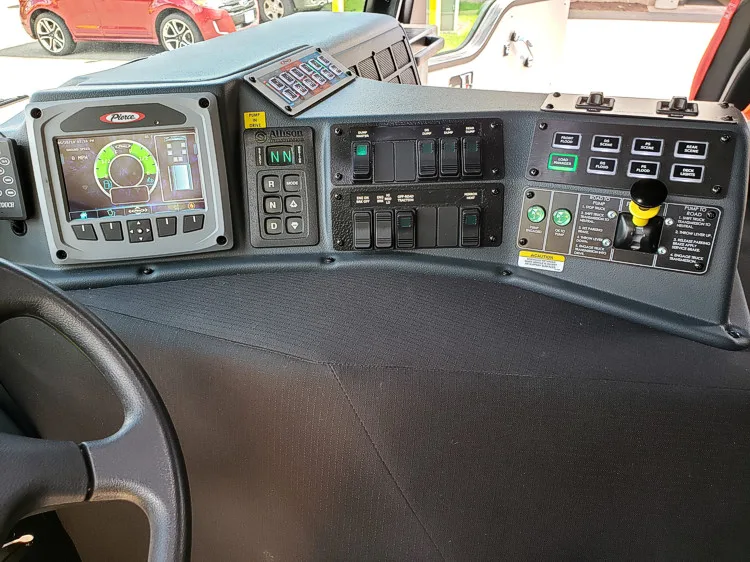 Pierce Velocity exterior view, photo 32 of 34