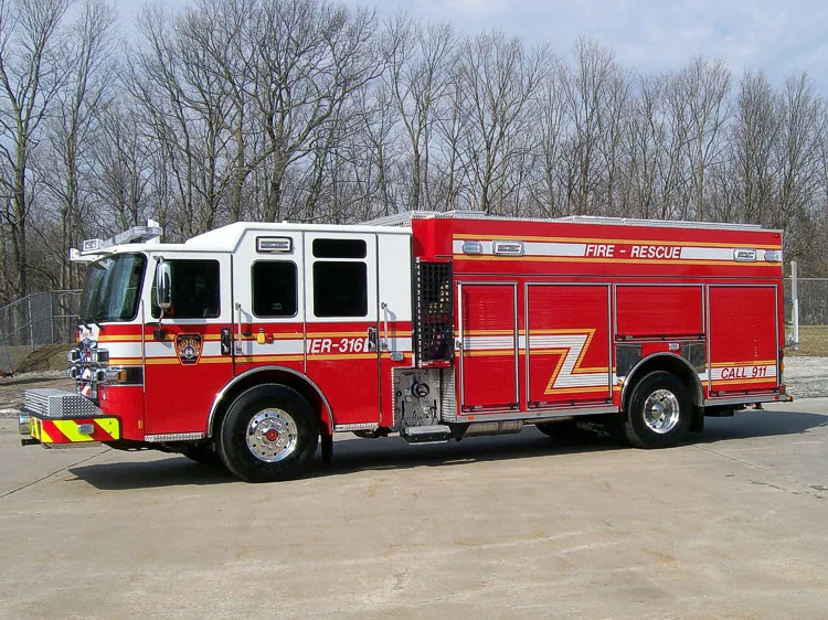 Pierce Pumper exterior view, photo 3 of 4
