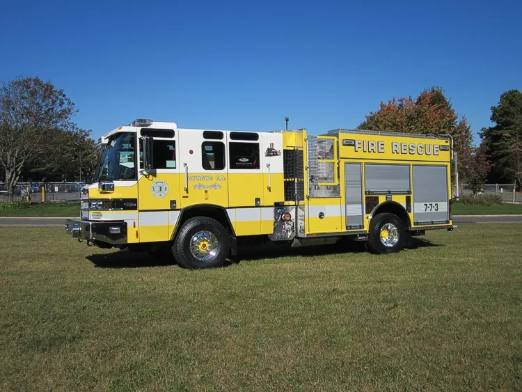 Heavy rescue truck front-left profile parked in open lot