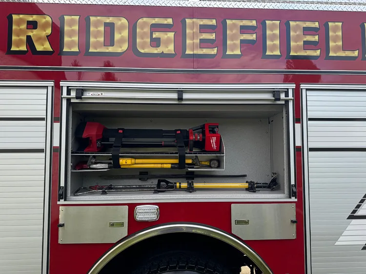 Pierce Enforcer Pumper exterior view, photo 13 of 28