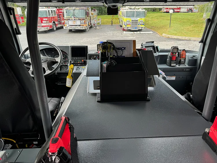 Pierce Enforcer Pumper exterior view, photo 15 of 28