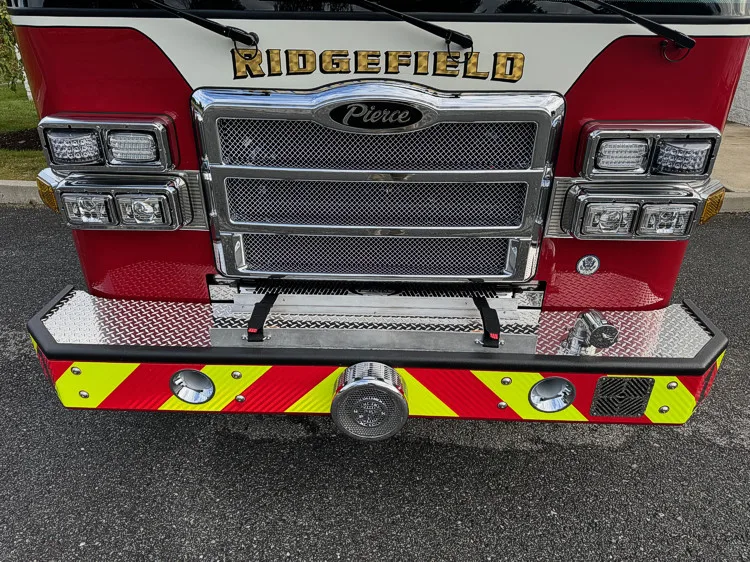 Pierce Enforcer Pumper exterior view, photo 4 of 28