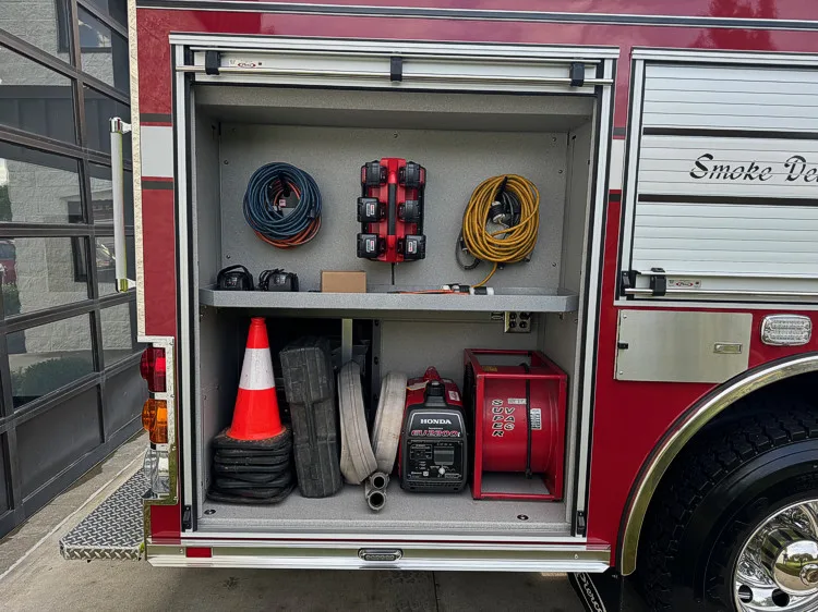 Pierce Enforcer Pumper exterior view, photo 6 of 28