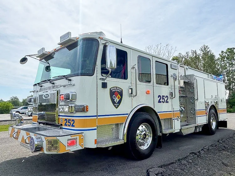 Pierce Saber Pumper exterior view, photo 29 of 32