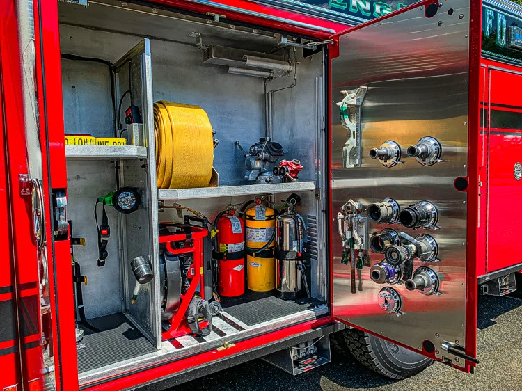 Pierce Enforcer Pumper exterior view, photo 15 of 34