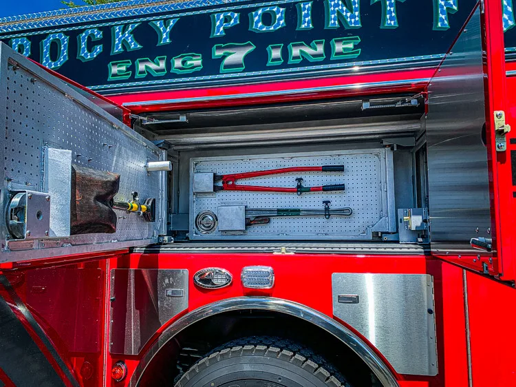 Pierce Enforcer Pumper exterior view, photo 17 of 34